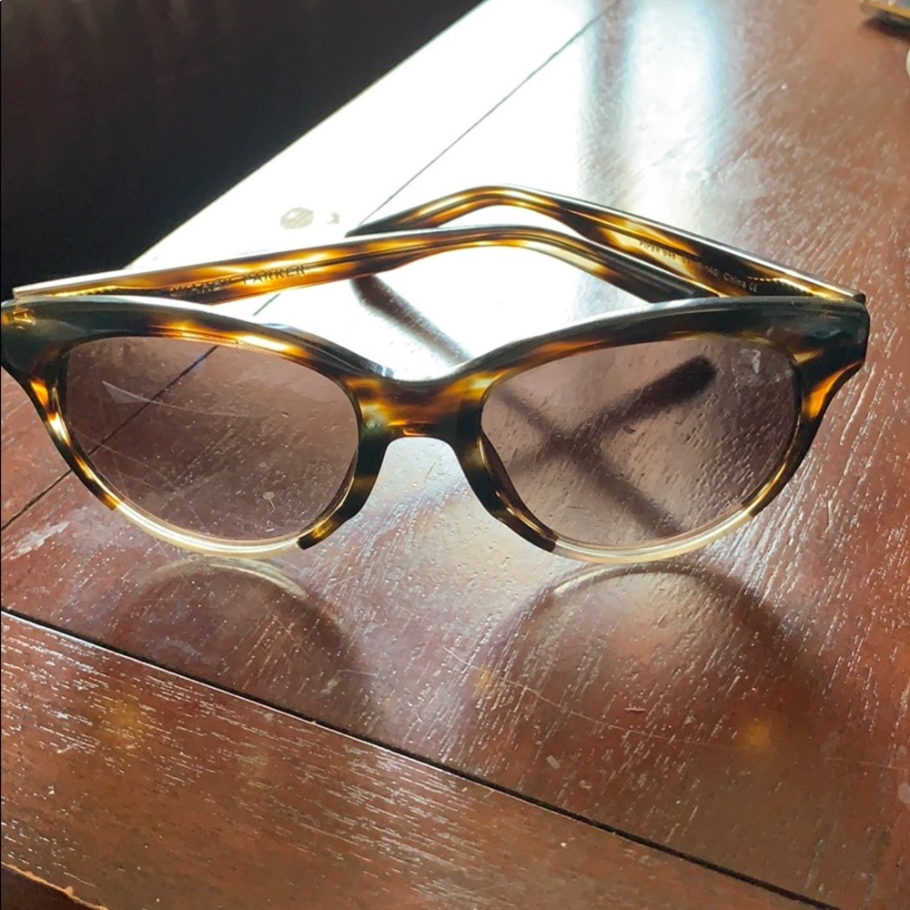 Eyeglasses/Sunglasses